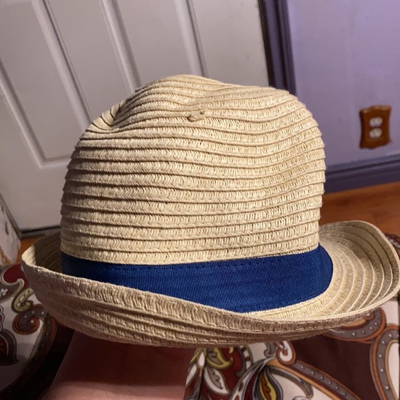 Toddler hat - Picture 3 of 5